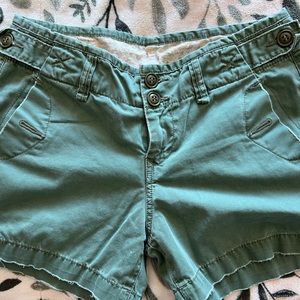 LuckyBrand low rise chameleon green shorts